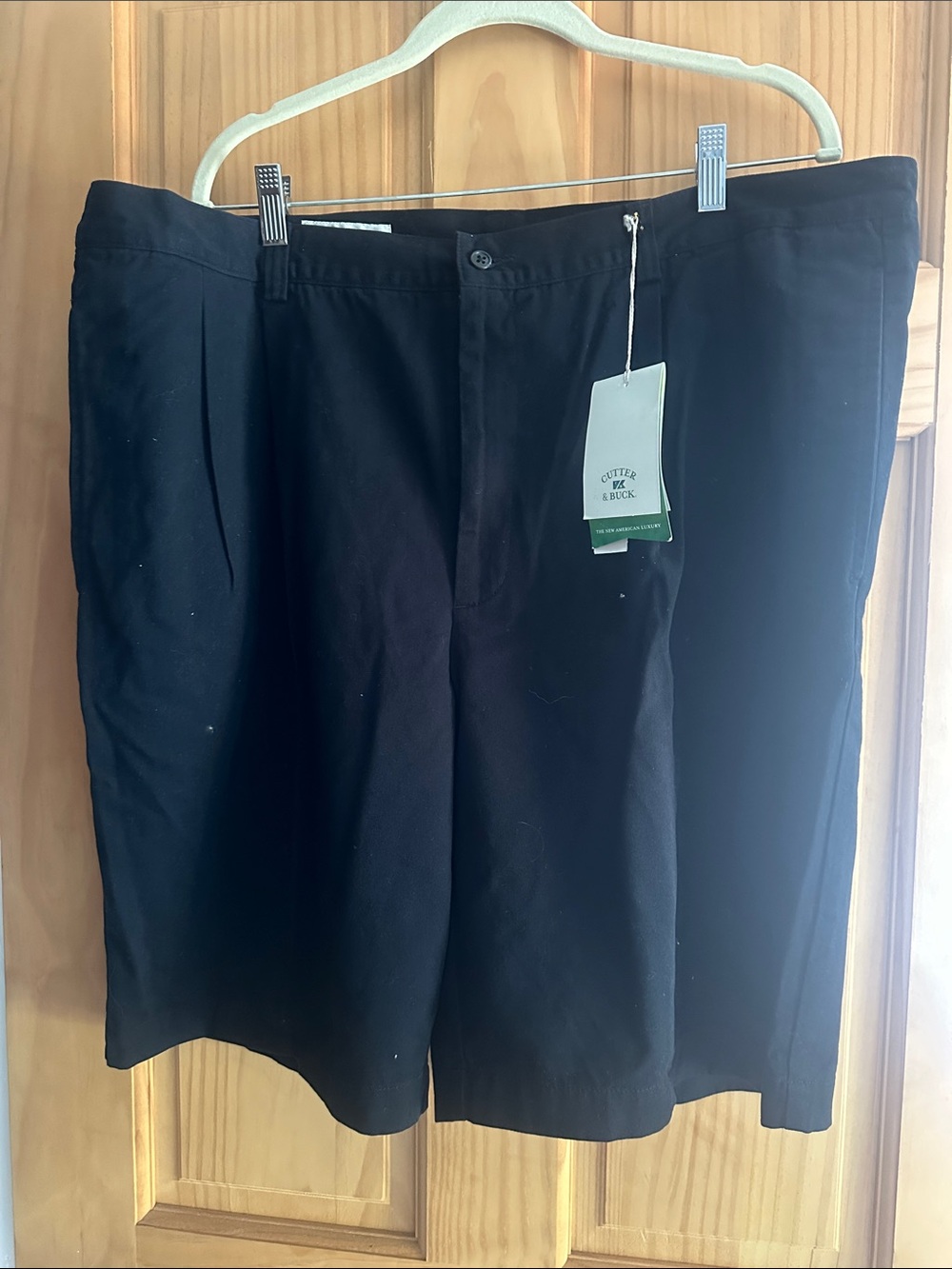 Cutter & Buck Men's Black pleated Shorts